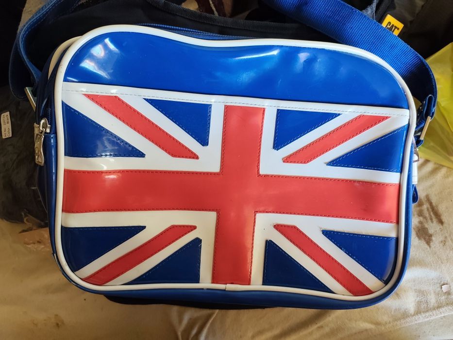 Чанти за ЛапТоп цена-20лв.за двете