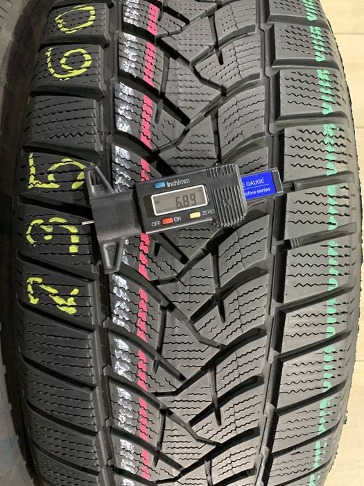 Set 235 60 18 M/S