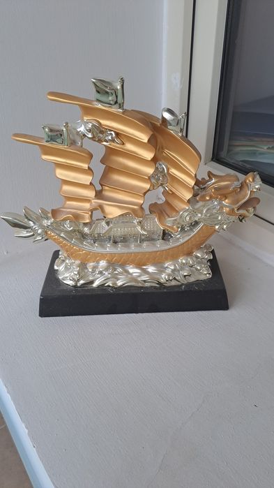 Статуетка корабль
