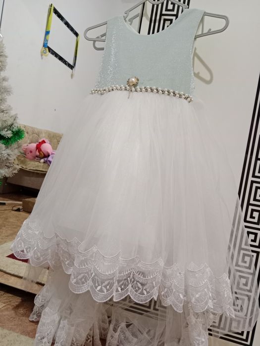 Продам платье для девочки