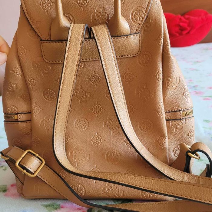 Guess Helaina чисто нова раница