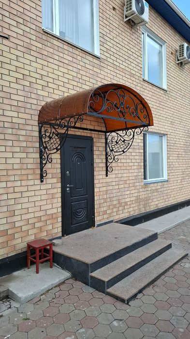 Изготавливаем козырьки, навесы на заказ!