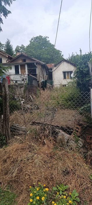 Продавам дворно място София Бояна