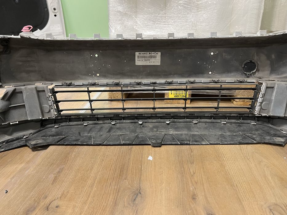 Предна броня за Passat b7