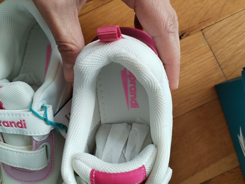 Нови и като нови маратонки ботуши 32-33 номер