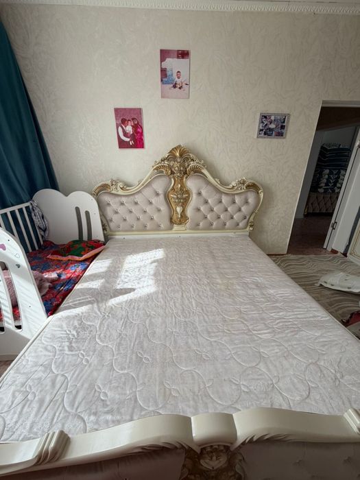 Двух спальный кравать