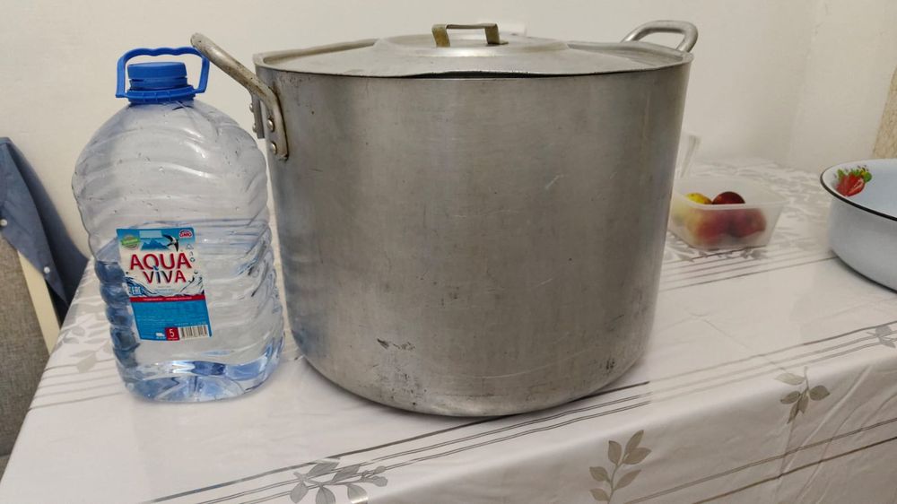 Продам кастрюлю 50л.