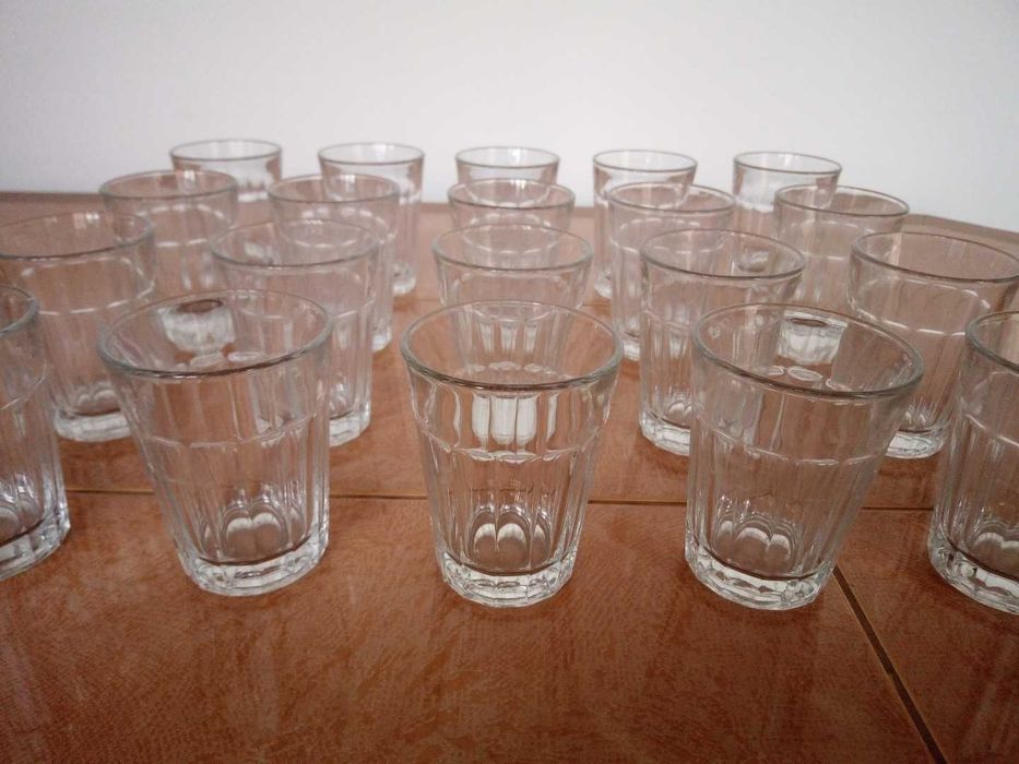 Set 20 pahare medii aperitiv / țuică / shot-uri din sticlă rezistentă