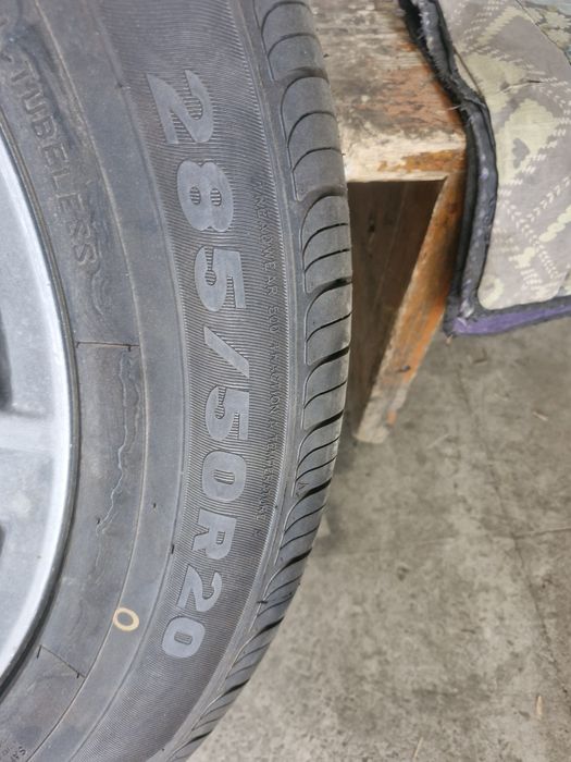 Лексус 570 или Крузак200 R20