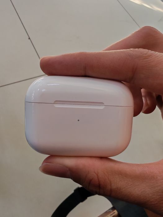 AirPods наушники