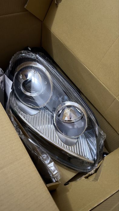 Vand faruri golf 5 cu xenon