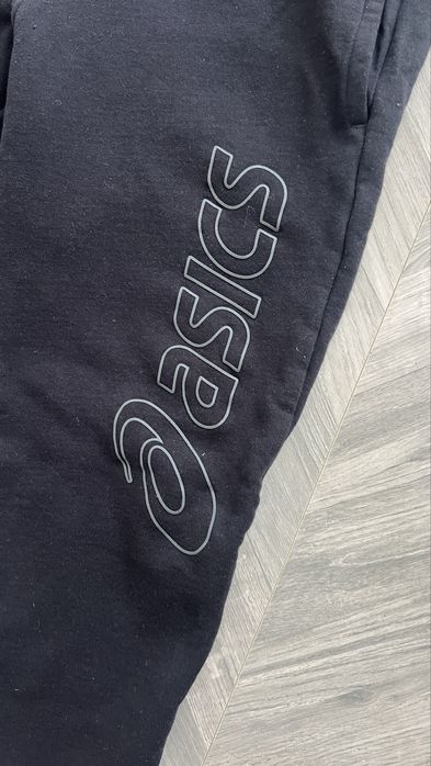 Нов анцунг Asics