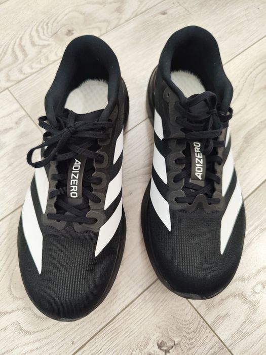 Продам оригинальные кроссовки Адидас Adizero.