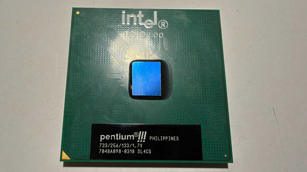 CPU Intel P3 Pentium III 733MHz socket FCPGA 370