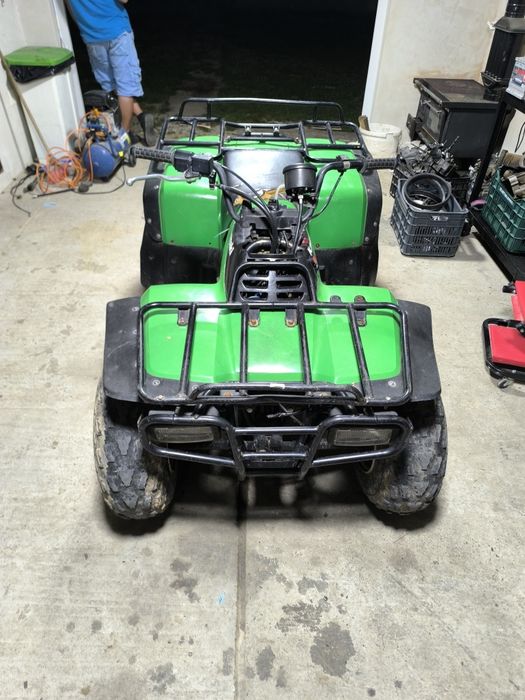 Vând piese Kawasaki KLF 300
