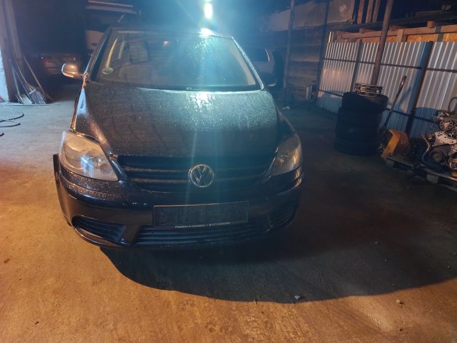 Dezmembrez Volkswagen golf 5 plus