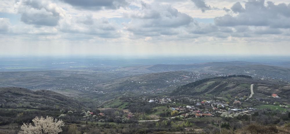 Vând Casa Sahateni