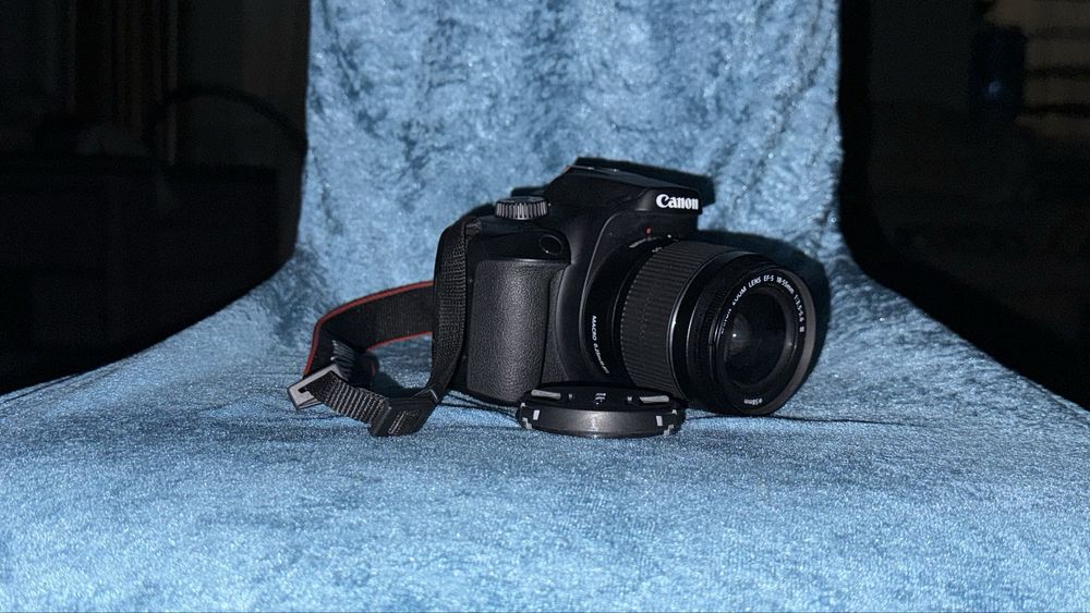 Срочно продам Canon 4000d со всей атрибутикой