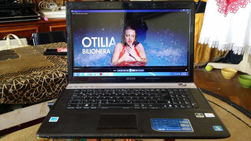 Laptopuri super,instalate,gaming,filme,youtube ,promotie