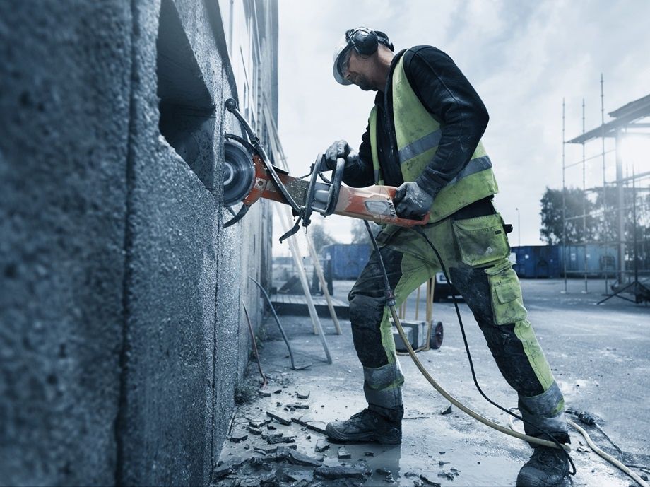 Услуги перфоратор отбоный молоток сверлим ломаем битон алмазное каронк