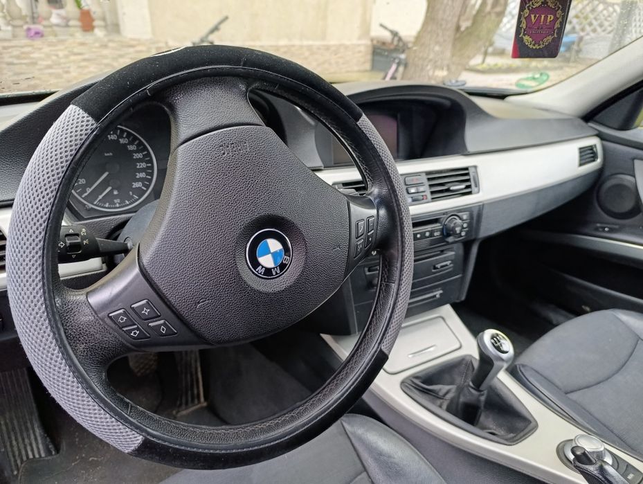 BMW 320i în stare ok