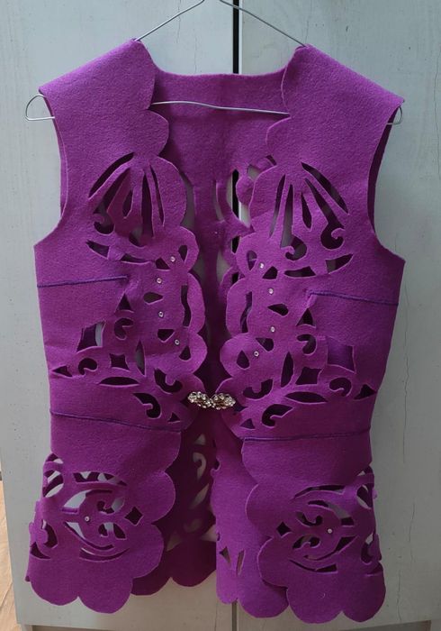 Жилетка из фетра