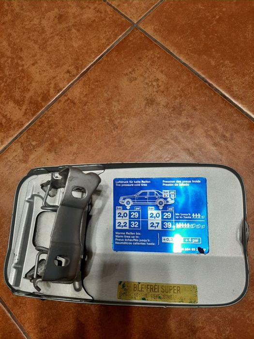 Продаётся Лючок бензобака