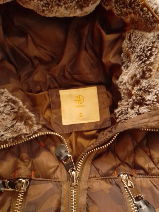 Страхотна,   дамска  шуба с качулка