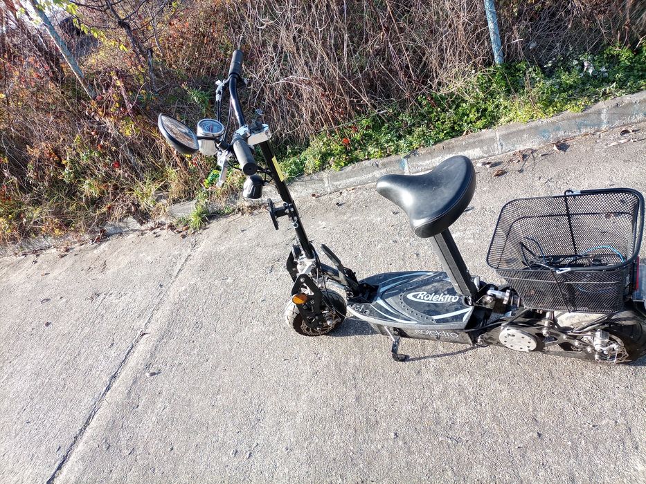 Vând trotineta electrica de piese