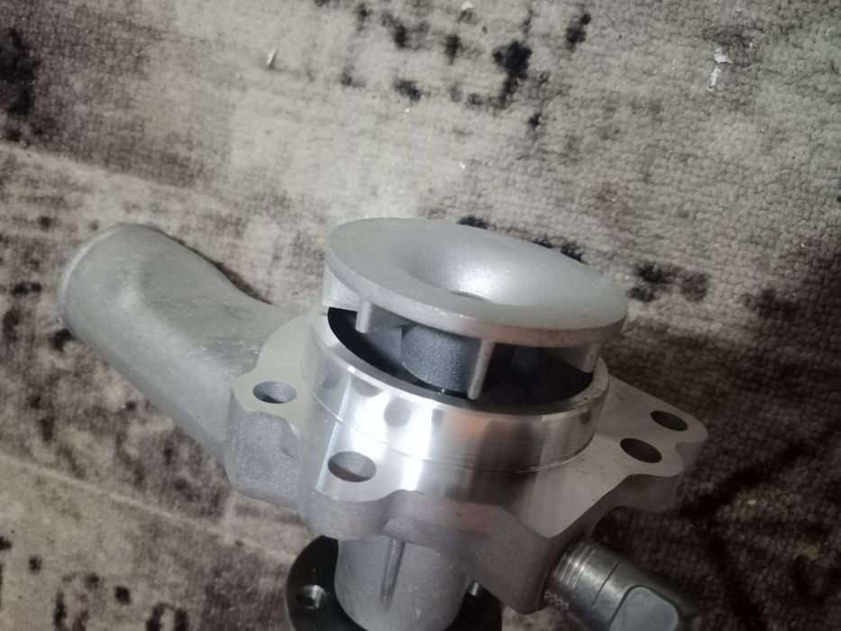 Продам помпу Уаз