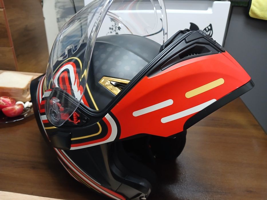 Продам фирменный оригинал из старых партий шлем