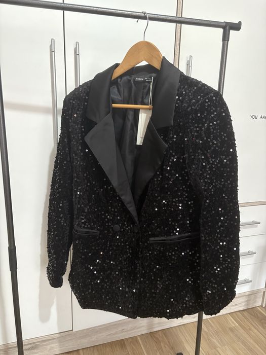 Черно сако с пайети