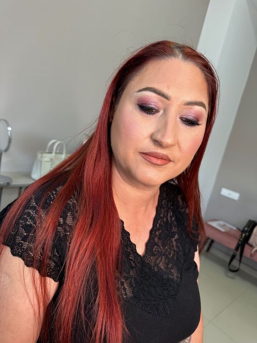 Ofer servicii de machiaj profesional în Rm.  Vâlcea