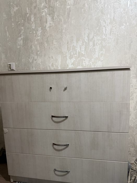 Комод. 10000 тенге