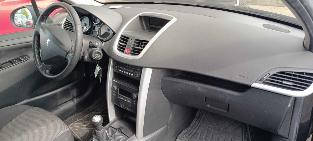 Peugeot 207  1.4i/HDi  1.6i/HDi +др.цветове + SW (2006-2014) на части
