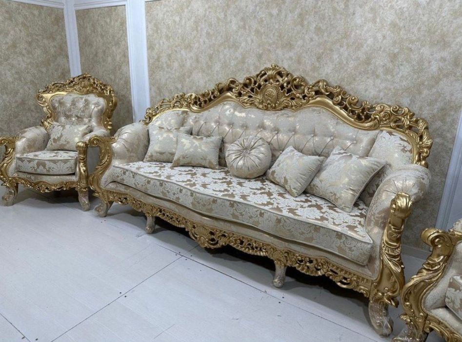 Королевский диван и кресло
