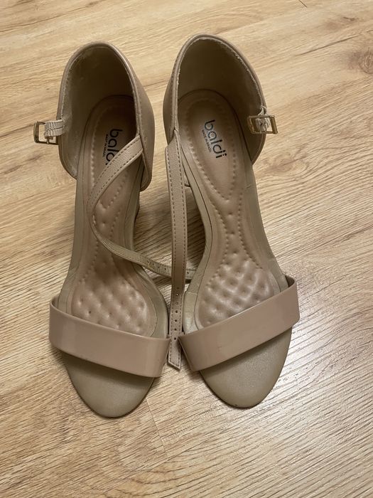 Босоножки удобные