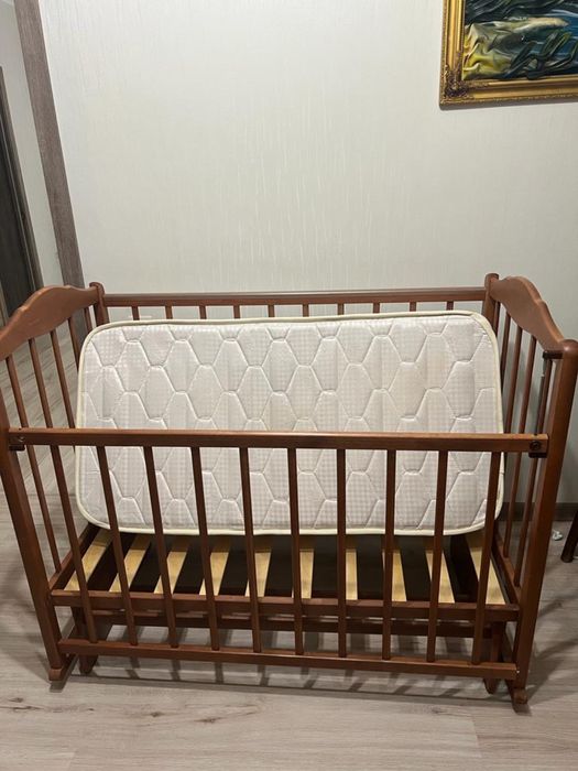 Продам детскую кроватку