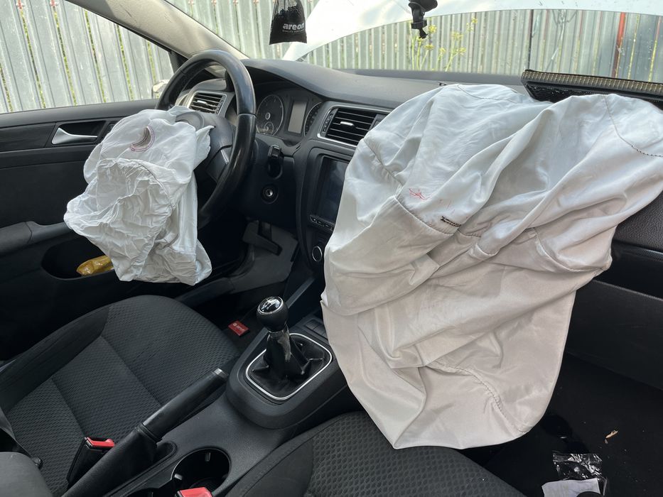 Wolkswagen jetta avariat