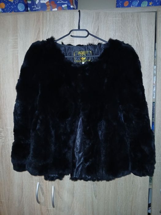 Blana de lux  originala . Marime L-Xl Noua, calitativa, cump