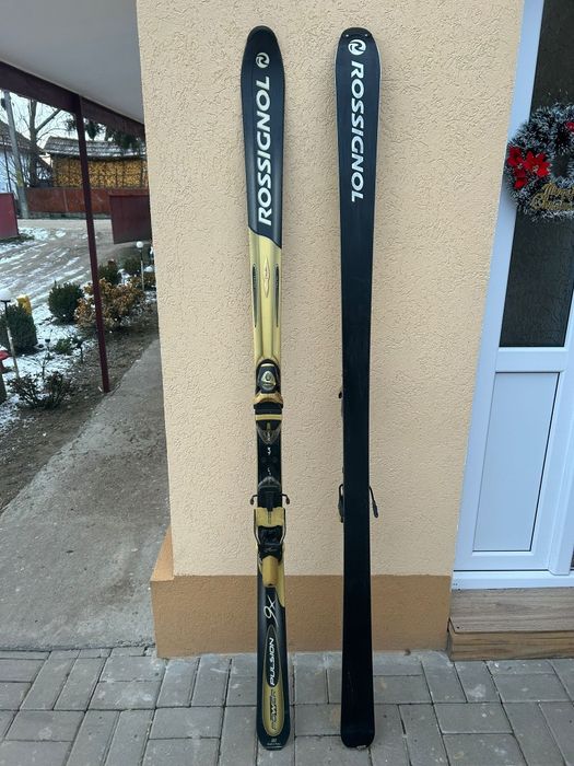 Vând skiuri rossignol