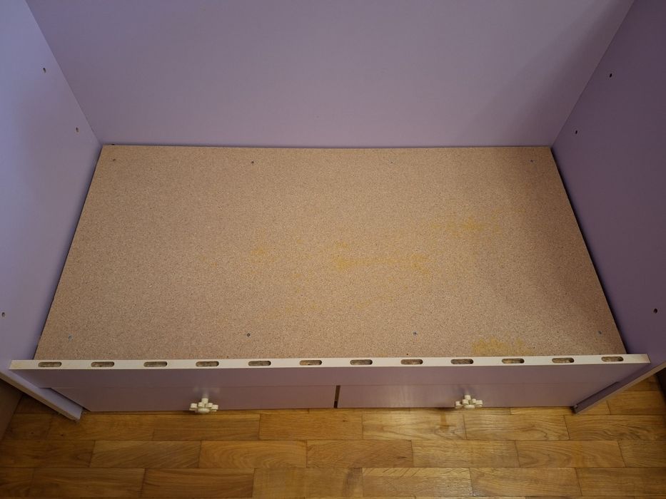 Продавам нежна, розова детска дървена кошара за момиче