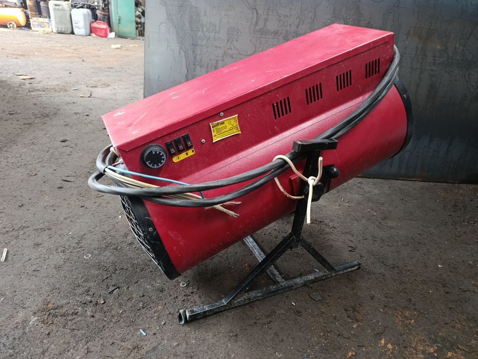 Продам тепловую пушку электрическую