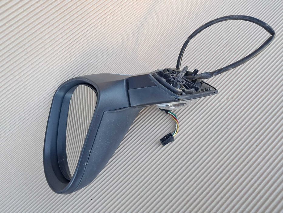 Peugeot 308, usi portiere dezechipate, geamuri coltare, oglinzi.
