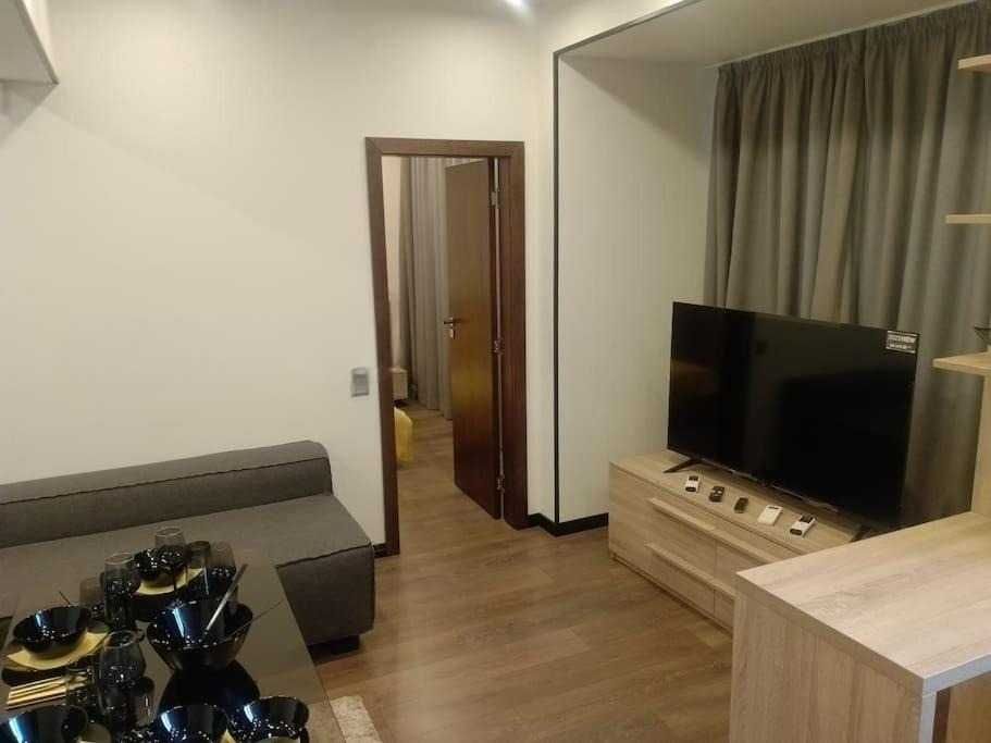 Дава се под наем Двустаен апартамент в София, Изток - 65 кв.м за 969 € - Снимка #12