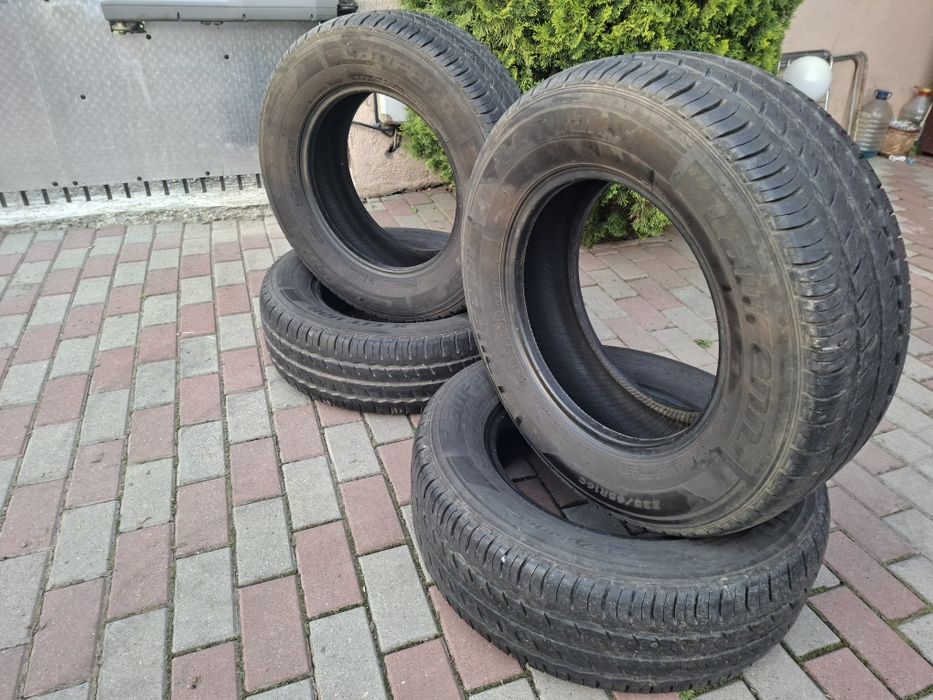 Vând Anvelope Laufenn 235/65/R16C