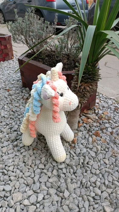 Еднорог ръчно плетен