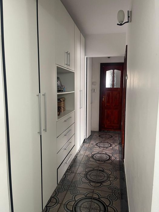 Apartament 3 camere de închiriat