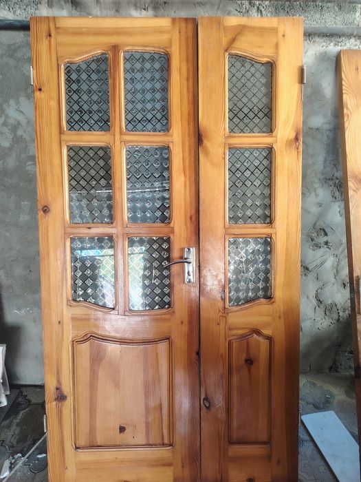 Есік сатылады, продаеться дверь