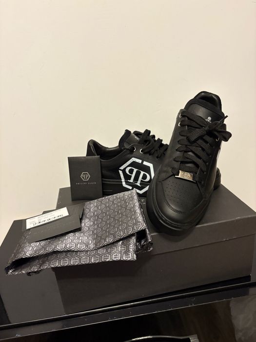 Vand sneakers philipp plein , noi in cutie , saculet , doar probați
